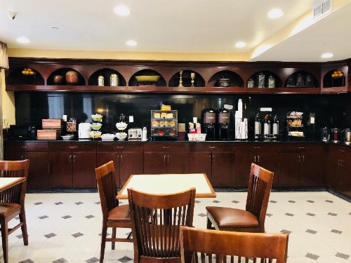 Queens County Inn and Suites Long Island City image 9