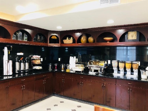 Queens County Inn and Suites Long Island City image 6